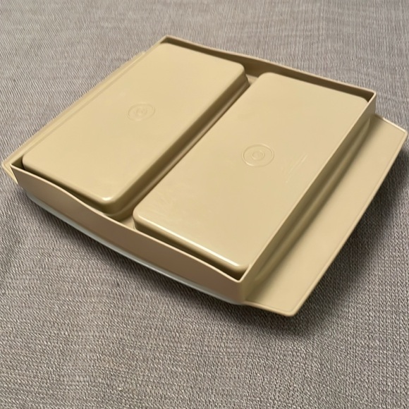 Tupperware Deviled Egg Container - Egg Holder Tan Color Base Good Condition - Picture 7 of 7